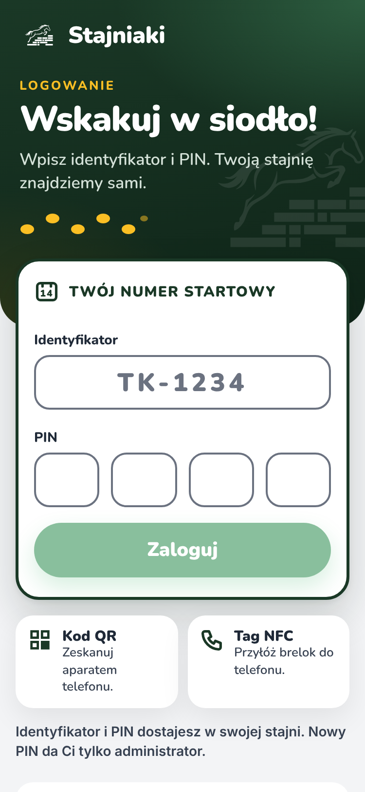 Strona stajniaki.pl: zielony nagłówek „Wskakuj w siodło!”, karta „Twój numer startowy” z polami „Identyfikator” i „PIN” oraz przyciskiem „Zaloguj”.